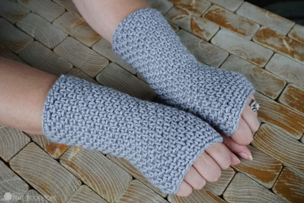 Texting Gloves crochet pattern using Chic Sheep Yarn