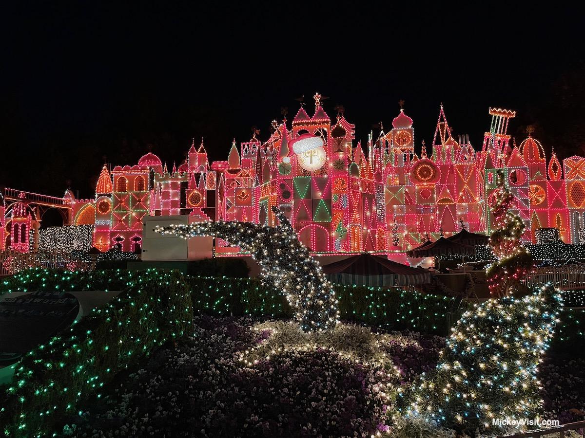 When does Disneyland decorate for Christmas- it