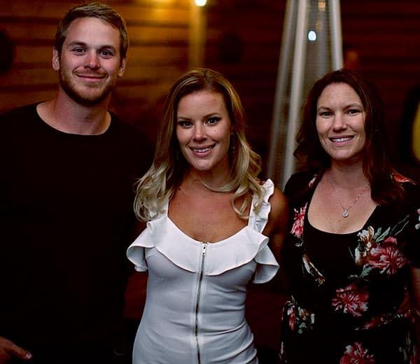 Image of Amanda Holmes with her siblings (Sherry Holmes and Mike Holmes Jr.)